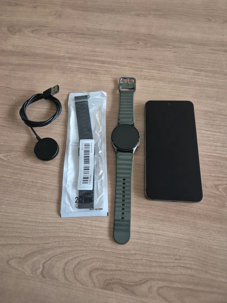 Samsung Galaxy S24 and Galaxy Watch 7 Combo photo 2